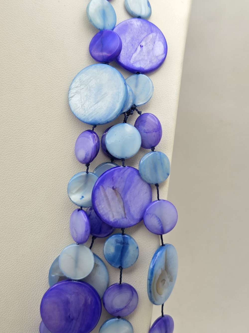 Vintage Blue Purple Mother of Pearl Disc Layered Necklace - Picture 5 of 16